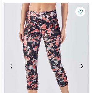 NWT Fabletics Salar Powerhold Capri